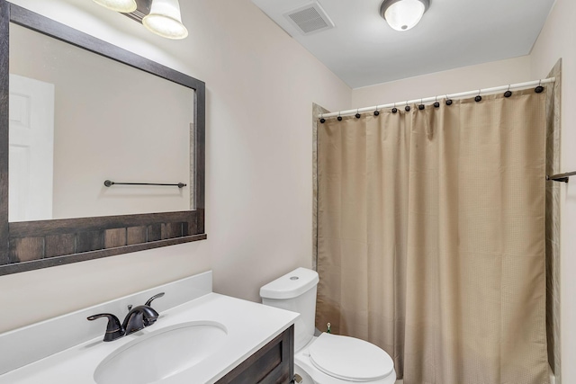 212 Post Creek Rd, Nashville, TN 37221 - full bathroom featuring toilet, vanity, and curtained shower