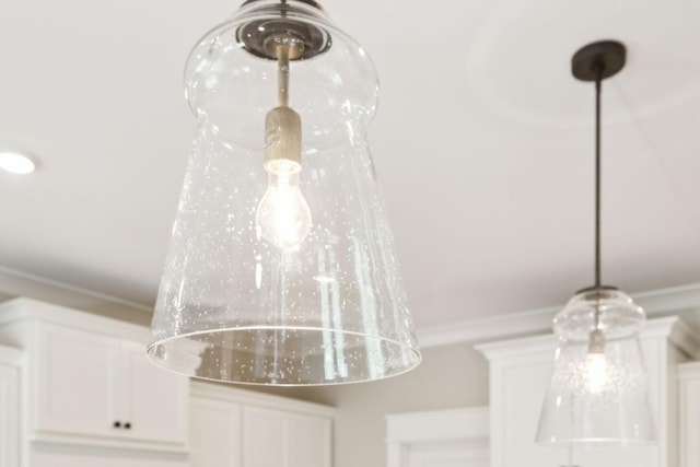 11769 Milton St, Milton, TN 37118 - detailed view of ornamental molding