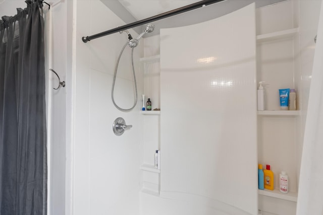 287 Rack Clayton Rd, Hohenwald, TN 38462 - bathroom featuring a shower with curtain