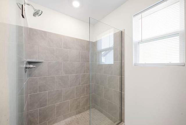 967 Nance Ln, Lebanon, TN 37087 - full bathroom featuring tiled shower
