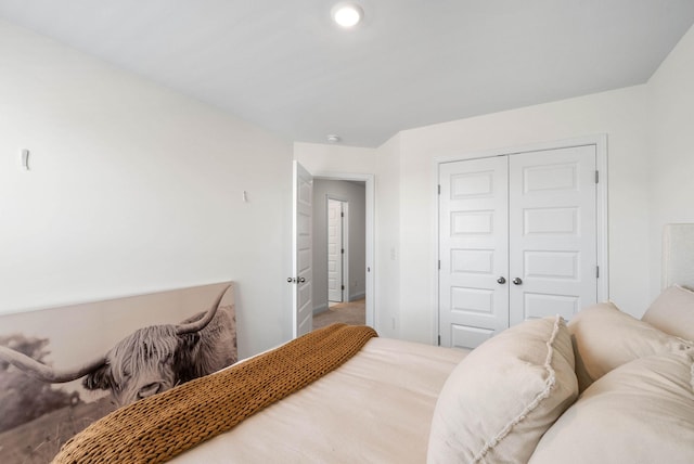 967 Nance Ln, Lebanon, TN 37087 - bedroom featuring a closet, baseboards, and recessed lighting