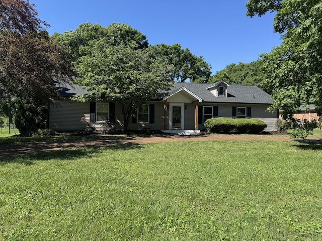 502 Archer Ave, Murfreesboro, TN 37129 - view of front facade featuring a front lawn and a shingled roof