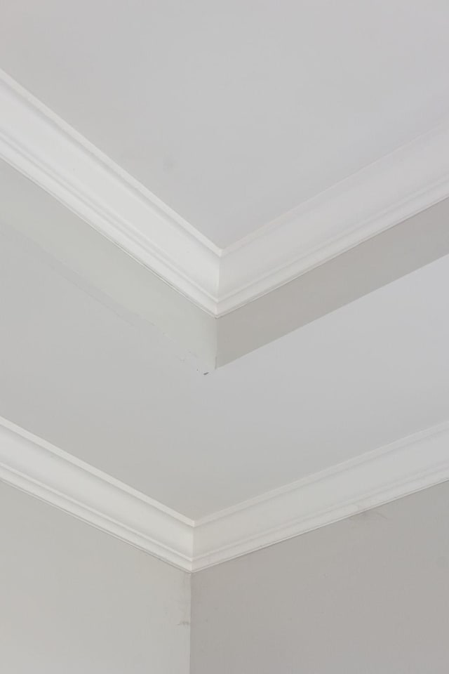 4136 Banner Square Ln, Arrington, TN 37014 - detailed view of crown molding