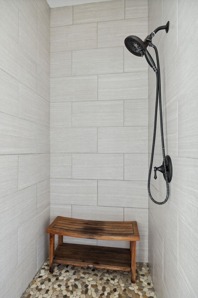 4136 Banner Square Ln, Arrington, TN 37014 - bathroom featuring tiled shower