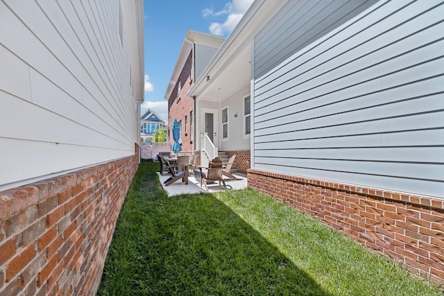 2043 Nathaniel Rd, Franklin, TN 37064 - view of yard featuring a patio area and entry steps