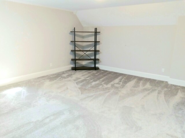 168 Cobbler Cir, Hendersonville, TN 37075 - bonus room featuring vaulted ceiling, carpet floors, and baseboards