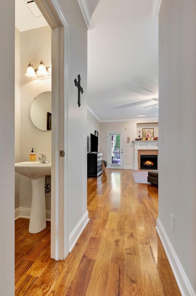 2710 Maylon Dr, Murfreesboro, TN 37128 - hall featuring light wood finished floors and ornamental molding