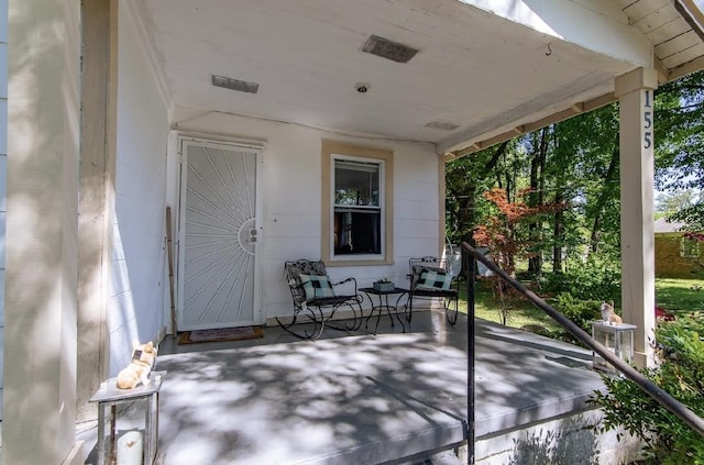 155 Thomas St, Savannah, TN 38372 - view of porch