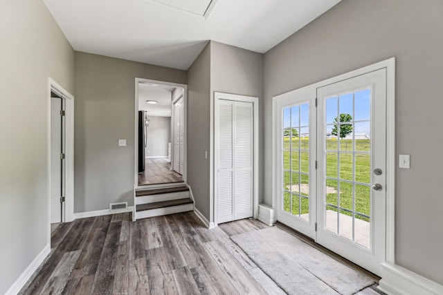 710 Krissy Ct, Columbia, TN 38401 - foyer featuring wood finished floors and baseboards