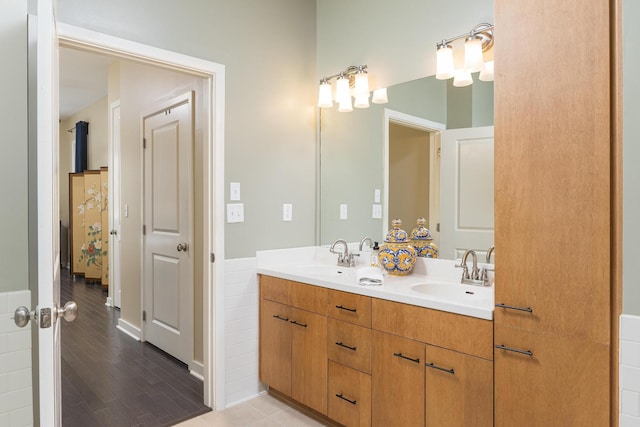 200 Manufacturers Rd Apt 241, Chattanooga, TN 37405 - bathroom with double vanity