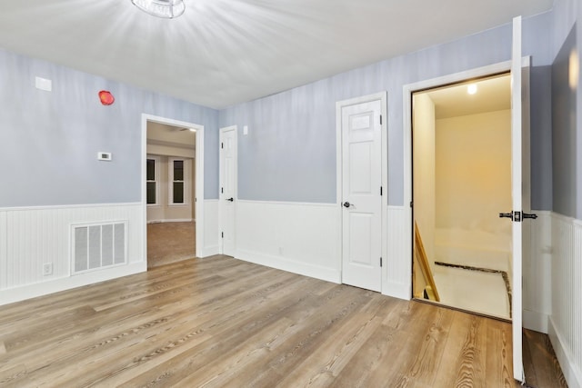 5430 Stacy Springs Rd, Springfield, TN 37172 - unfurnished room with wainscoting and wood finished floors
