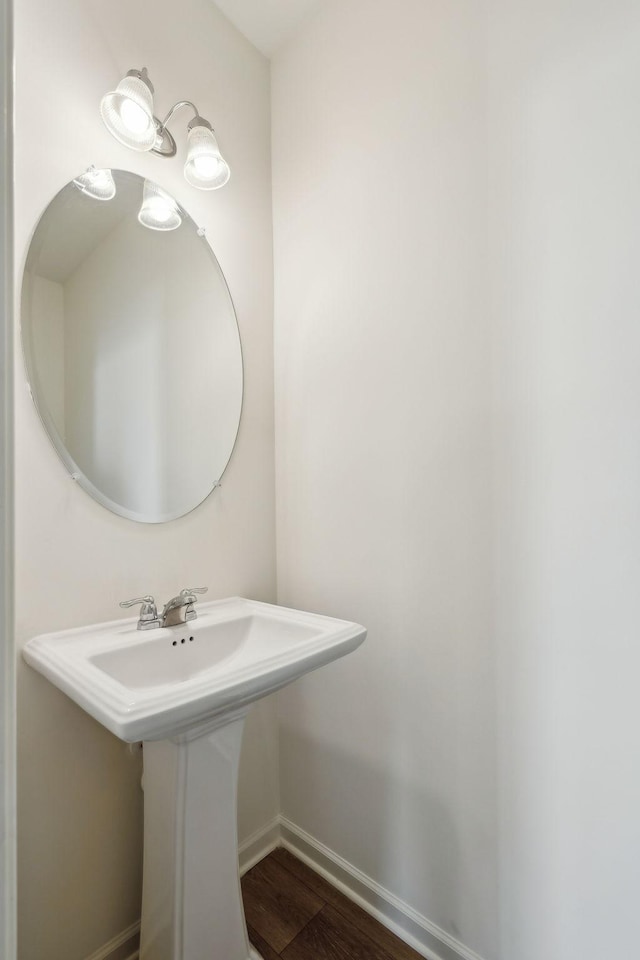 129 Willow Bend Dr, Mount Juliet, TN 37122 - bathroom featuring wood finished floors and baseboards