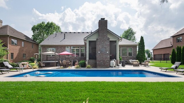 1237 Potter Ln, Gallatin, TN 37066 - view of swimming pool with a patio and a hot tub
