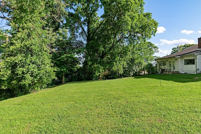 2000 Hickory Hill Ln, Hermitage, TN 37076 - view of green lawn