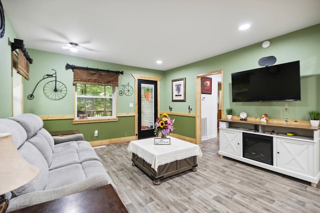 1602 Pleasant Grove Rd, Westmoreland, TN 37186 - living area featuring light wood-style floors, recessed lighting, baseboards, and ceiling fan