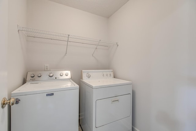 206 Sayre Ln, Murfreesboro, TN 37127 - laundry area featuring washing machine and clothes dryer