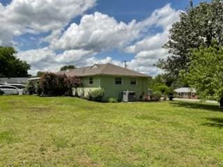 904 Apple Valley Rd, Madison, TN 37115 - rear view of house with a yard