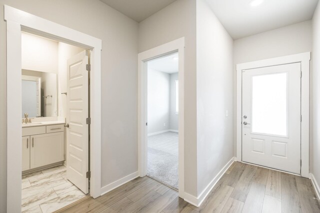 441 Golden Meadow Ln, Hendersonville, TN 37075 - foyer with baseboards and light wood-style flooring