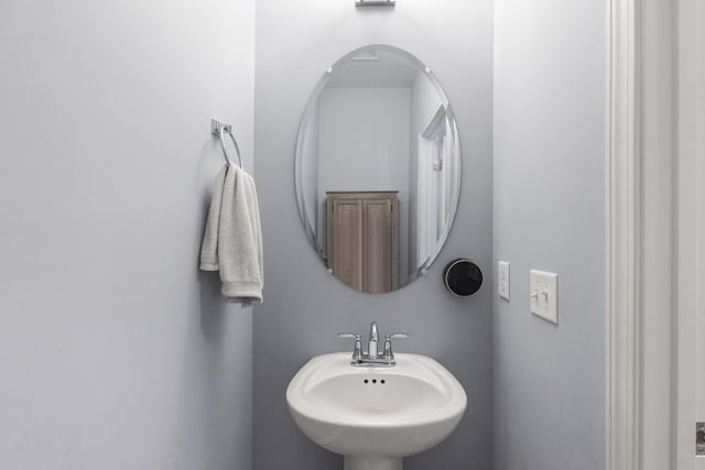 1339 Raden Dr, Lebanon, TN 37087 - bathroom featuring a sink