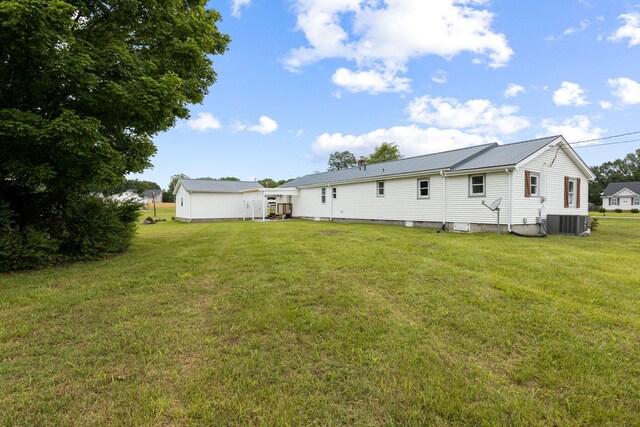 1371 Pomona Rd, Dickson, TN 37055 - view of grassy yard with central AC unit