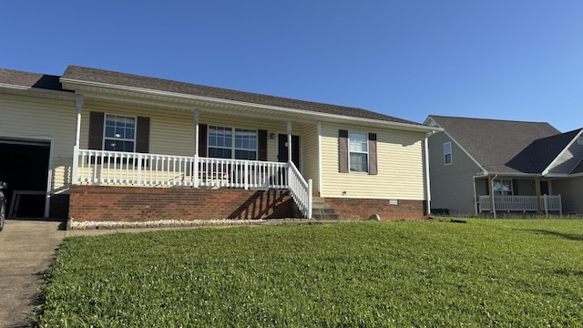 312 Pappy Dr, Oak Grove, KY 42262 - single story home featuring a porch, a front yard, and crawl space