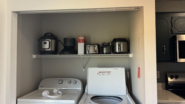 312 Pappy Dr, Oak Grove, KY 42262 - laundry area featuring washing machine and dryer