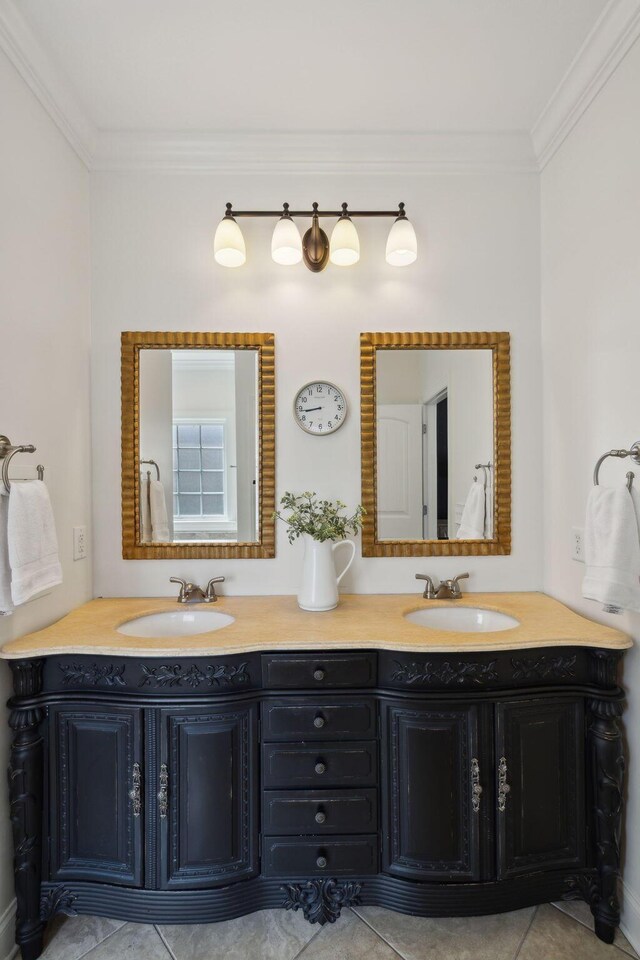 7579 Nightfall Cir, Ooltewah, TN 37363 - full bath featuring double vanity and crown molding