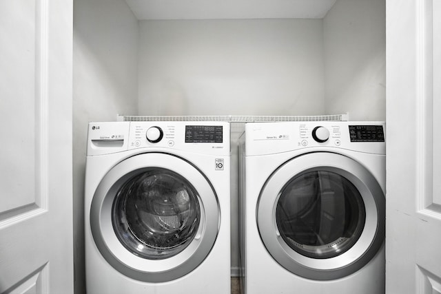3716 S Jot Dr, Clarksville, TN 37040 - laundry room with washing machine and dryer