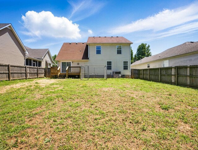 3716 S Jot Dr, Clarksville, TN 37040 - back of property featuring a deck and crawl space