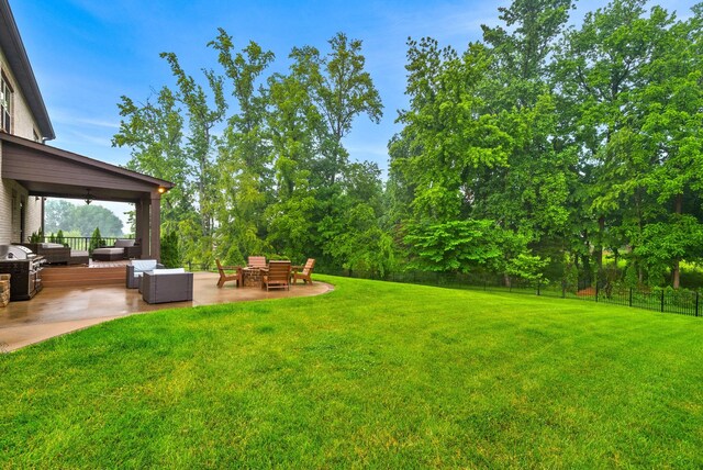127 Copperstone Dr, Clarksville, TN 37043 - view of yard with an outdoor hangout area, a patio area, and a ceiling fan