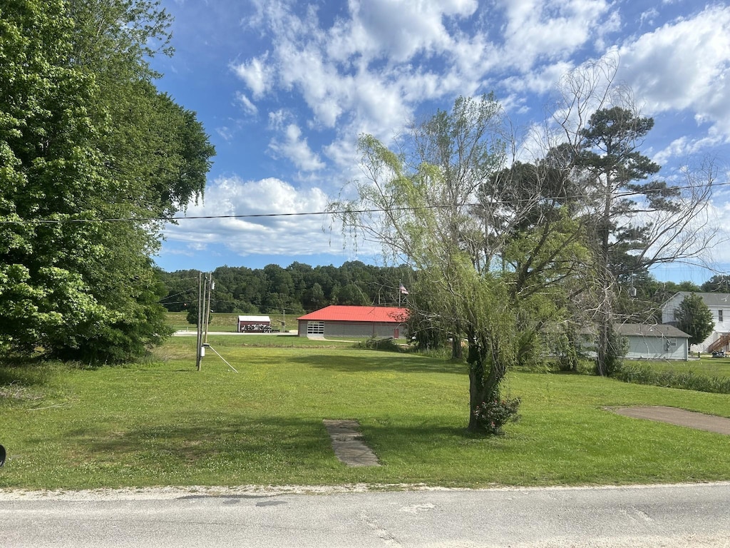 90 Creek St, Big Sandy, TN 38221