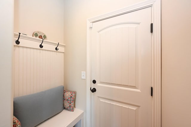 102 Cobbler Cir, Hendersonville, TN 37075 - view of mudroom