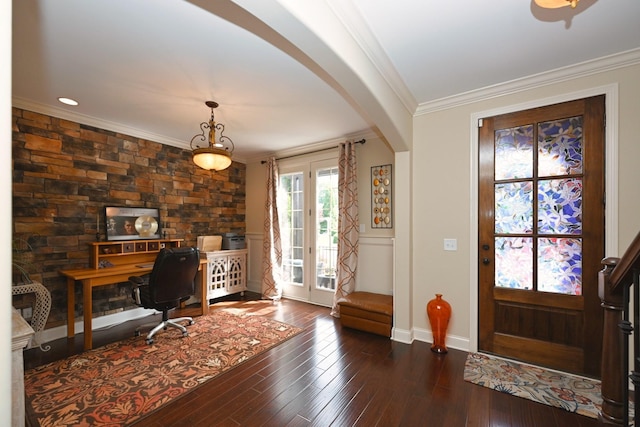 102 Cobbler Cir, Hendersonville, TN 37075 - foyer entrance with crown molding, arched walkways, dark wood-style flooring, and baseboards