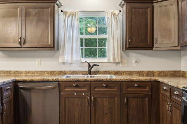 4010 Swift Springs Ct, Goodlettsville, TN 37072 - kitchen featuring dishwasher, a sink, and dark brown cabinets