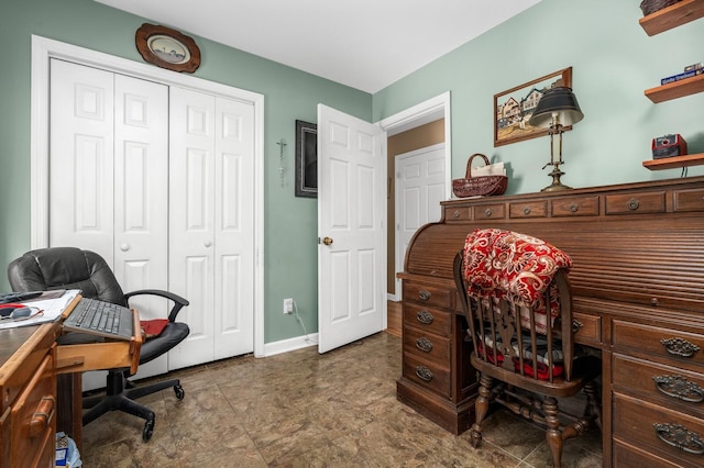 3238 Murphy Ln, Columbia, TN 38401 - office area featuring baseboards