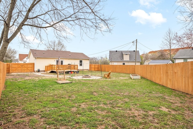 202 Jim Thorpe Dr, Clarksville, TN 37042 - view of yard with a wooden deck