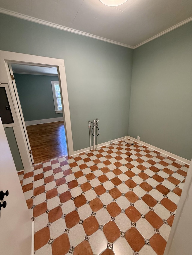 425 Arlington Ave, Jackson, TN 38301 - empty room featuring crown molding and baseboards
