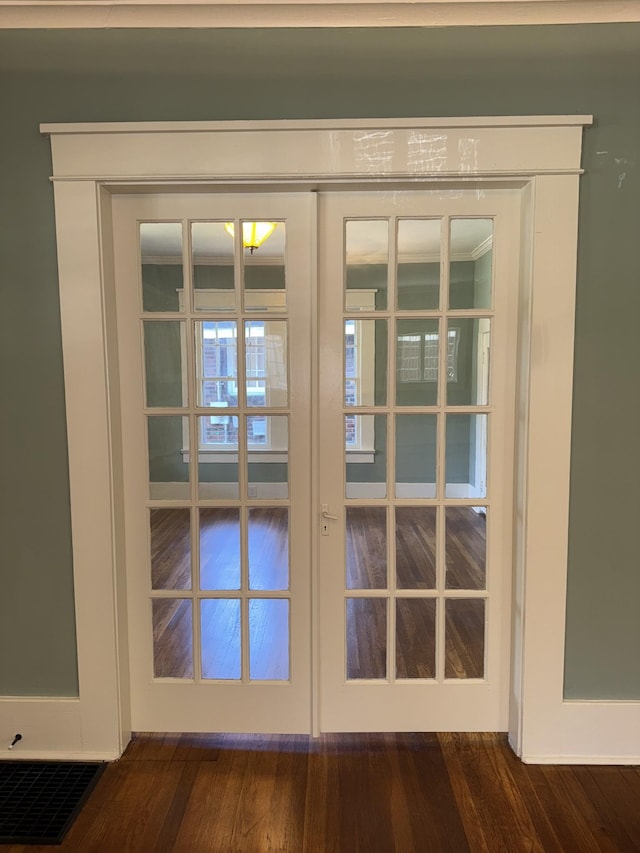 425 Arlington Ave, Jackson, TN 38301 - detailed view of french doors and wood finished floors