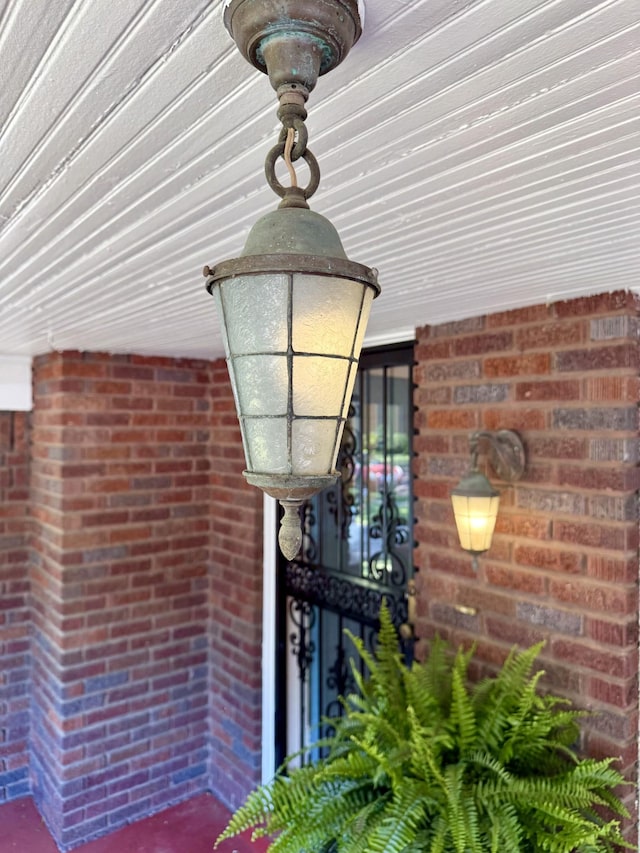 425 Arlington Ave, Jackson, TN 38301 - exterior view of brick siding