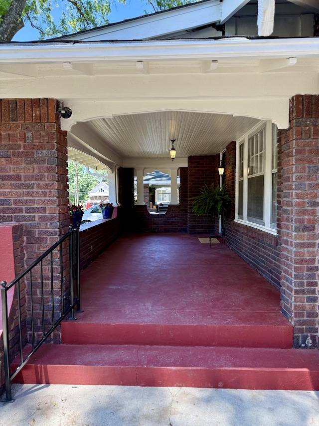 425 Arlington Ave, Jackson, TN 38301 - covered porch with cooling unit