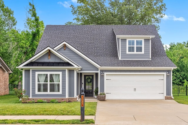 1083 Wittys Way, Clarksville, TN 37043 - view of front facade featuring board and batten siding, concrete driveway, and a shingled roof