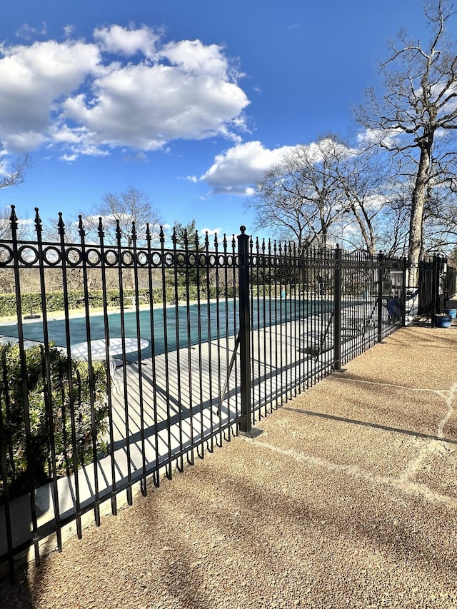 216 Chestnut Hill Dr, Nashville, TN 37215 - view of community pool