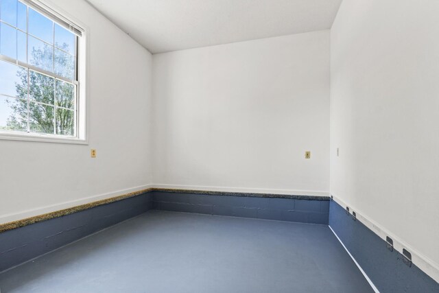 4008 Michelle St, Murfreesboro, TN 37128 - empty room with concrete floors