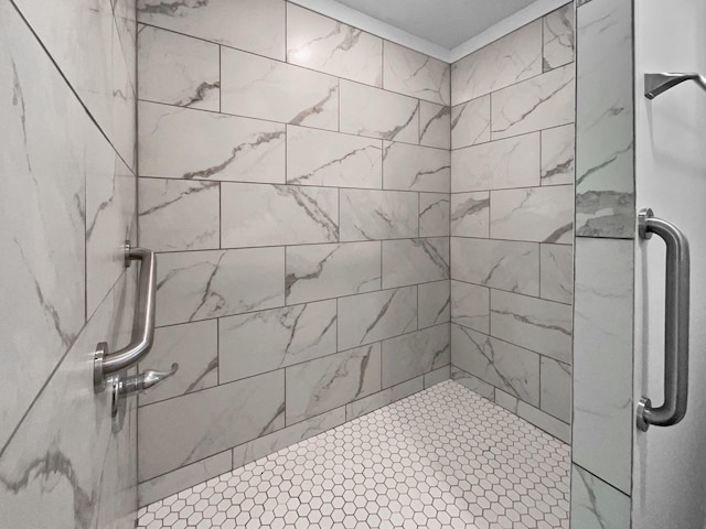 948 Oak St, Lewisburg, TN 37091 - bathroom featuring tiled shower