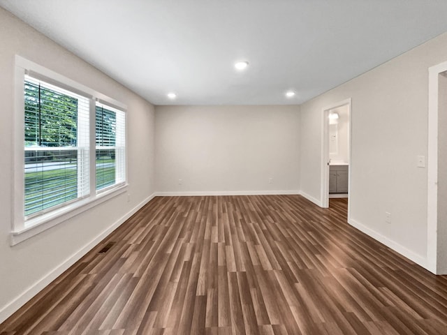 948 Oak St, Lewisburg, TN 37091 - unfurnished room with dark wood-style floors, baseboards, and recessed lighting