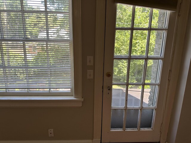 2910 Woodlawn Dr, Nashville, TN 37215 - view of doorway to outside