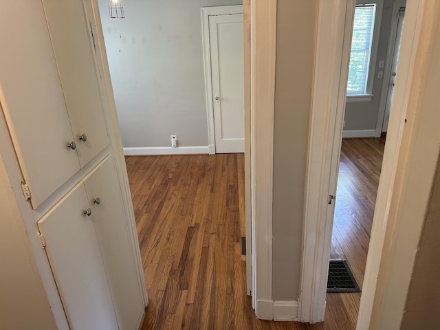 2910 Woodlawn Dr, Nashville, TN 37215 - hall with wood finished floors and baseboards