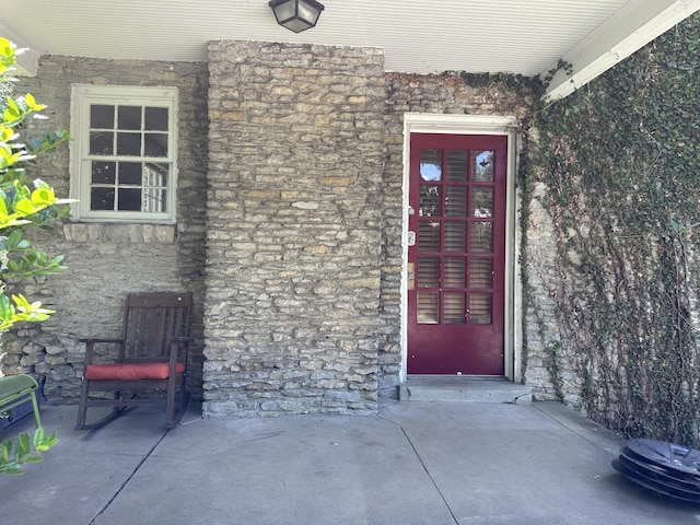 2910 Woodlawn Dr, Nashville, TN 37215 - doorway to property featuring stone siding
