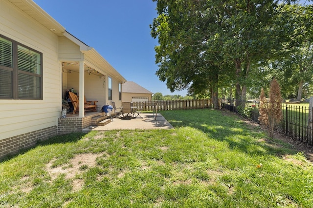 3021 Cambridge Ct, Lewisburg, TN 37091 - view of yard with a patio area and a ceiling fan