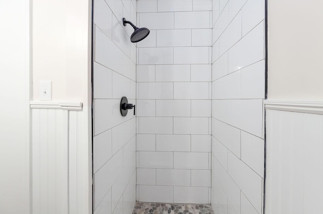 2897 Old Medina Rd, Jackson, TN 38305 - full bathroom with a tile shower